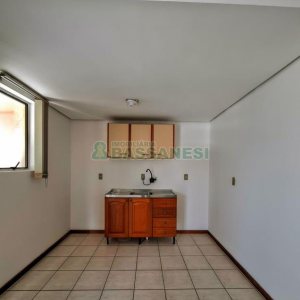 Apartamento com 50m², 1 dormitório, 1 vaga, no bairro Centro em Caxias do Sul para Alugar