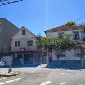 Casa com 148m², 3 dormitórios, 1 vaga, no bairro Rio Branco em Caxias do Sul para Comprar