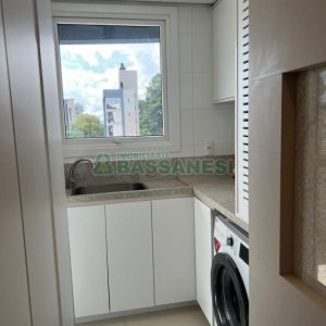 Apto Mobiliado com 80m², 3 dormitórios, 2 vagas, no bairro Madureira em Caxias do Sul para Alugar