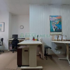 Casa Comercial com 105m², no bairro Centro em Caxias do Sul para Alugar ou Comprar