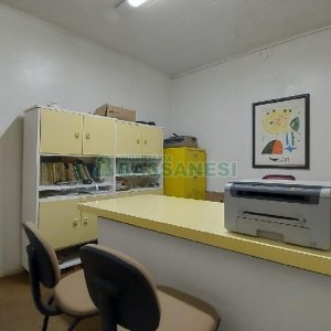 Casa Comercial com 105m², no bairro Centro em Caxias do Sul para Alugar ou Comprar