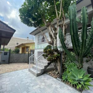 Casa com 250m², 4 dormitórios, 3 vagas, no bairro Nossa Senhora de Lourdes em Caxias do Sul para Comprar