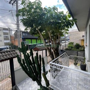 Casa com 250m², 4 dormitórios, 3 vagas, no bairro Nossa Senhora de Lourdes em Caxias do Sul para Comprar