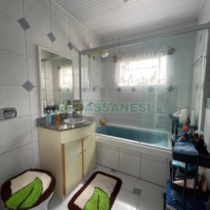 Casa com 250m², 4 dormitórios, 3 vagas, no bairro Nossa Senhora de Lourdes em Caxias do Sul para Comprar