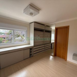 Apartamento com 70m², 2 dormitórios, 2 vagas, no bairro Madureira em Caxias do Sul para Comprar