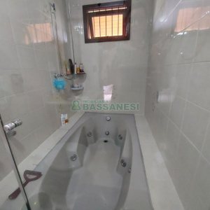 Chácara com 240m², 3 dormitórios, 2 vagas, no bairro Vila Seca em Caxias do Sul para Alugar