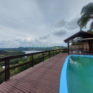 Chácara com 240m², 3 dormitórios, 2 vagas, no bairro Vila Seca em Caxias do Sul para Alugar