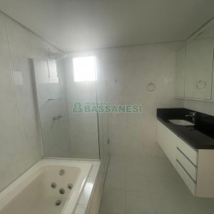 Apartamento com 84m², 2 dormitórios, 1 vaga, no bairro Salgado Filho em Caxias do Sul para Alugar