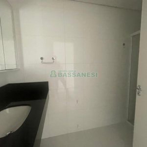 Apartamento com 108m², 3 dormitórios, 2 vagas, no bairro Salgado Filho em Caxias do Sul para Alugar