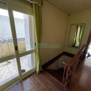 Casa com 180m², 3 dormitórios, 2 vagas, no bairro Fatima em Caxias do Sul para Alugar