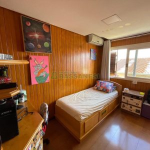 Casa com 180m², 3 dormitórios, 2 vagas, no bairro Fatima em Caxias do Sul para Alugar