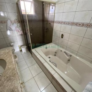 Casa com 180m², 3 dormitórios, 2 vagas, no bairro Fatima em Caxias do Sul para Alugar