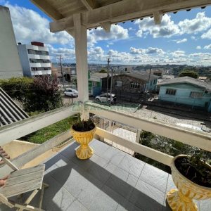 Casa com 180m², 3 dormitórios, 2 vagas, no bairro Fatima em Caxias do Sul para Alugar