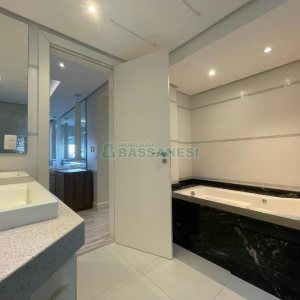 Apartamento com 170m², 3 dormitórios, 2 vagas, no bairro Centro em Caxias do Sul para Comprar