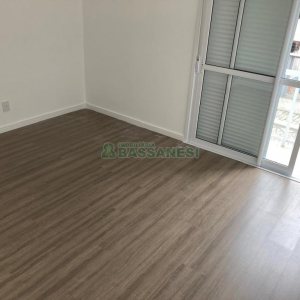 Sobrado com 70m², 2 dormitórios, 1 vaga, no bairro Villagio Iguatemi em Caxias do Sul para Alugar