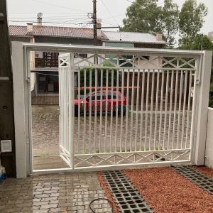 Sobrado com 70m², 2 dormitórios, 1 vaga, no bairro Villagio Iguatemi em Caxias do Sul para Alugar