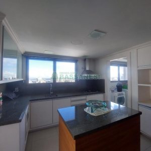 Apto Mobiliado com 198m², 5 dormitórios, 4 vagas, no bairro Lourdes em Caxias do Sul para Alugar