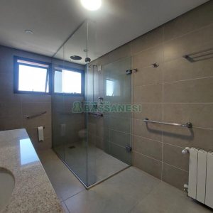 Apto Mobiliado com 198m², 5 dormitórios, 4 vagas, no bairro Lourdes em Caxias do Sul para Alugar