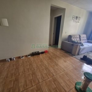 Apartamento com 50m², 2 dormitórios, 1 vaga, no bairro Diamantino em Caxias do Sul para Alugar