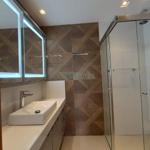 Apto Mobiliado com 67m², 2 dormitórios, 1 vaga, no bairro Centro em Caxias do Sul para Alugar