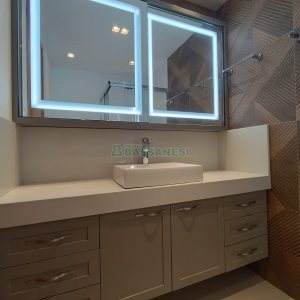 Apto Mobiliado com 67m², 2 dormitórios, 1 vaga, no bairro Centro em Caxias do Sul para Alugar