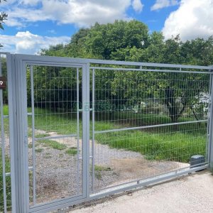 Terreno, no bairro Cinqüentenário em Caxias do Sul para Comprar