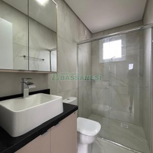 Apartamento com 72m², 2 dormitórios, 2 vagas, no bairro Santa Catarina em Caxias do Sul para Alugar