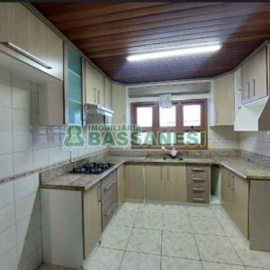 Casa com 208m², 5 dormitórios, 3 vagas, no bairro Santa Catarina em Caxias do Sul para Comprar