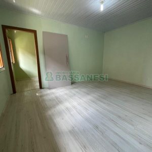 Casa com 208m², 5 dormitórios, 3 vagas, no bairro Santa Catarina em Caxias do Sul para Comprar