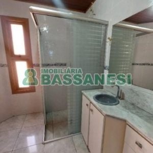 Casa com 208m², 5 dormitórios, 3 vagas, no bairro Santa Catarina em Caxias do Sul para Comprar