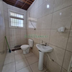 Casa com 100m², 2 dormitórios, no bairro Fatima em Caxias do Sul para Alugar