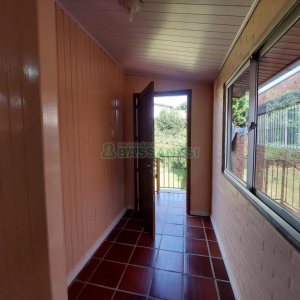 Casa com 56m², 2 dormitórios, 1 vaga, no bairro Rio Branco em Caxias do Sul para Alugar