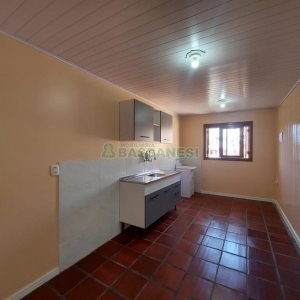 Casa com 56m², 2 dormitórios, 1 vaga, no bairro Rio Branco em Caxias do Sul para Alugar