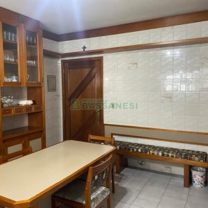 Apartamento com 237m², 3 dormitórios, 4 vagas, no bairro São Pelegrino em Caxias do Sul para Comprar