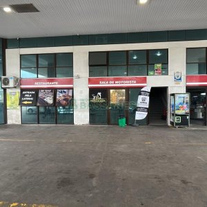 Loja com 480m², no bairro Santa Fé em Caxias do Sul para Alugar