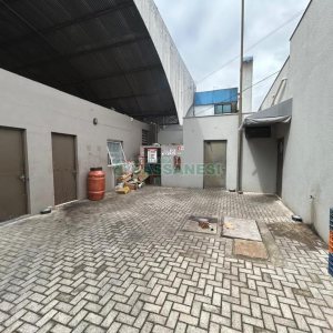 Loja com 480m², no bairro Santa Fé em Caxias do Sul para Alugar