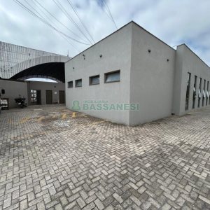 Loja com 480m², no bairro Santa Fé em Caxias do Sul para Alugar