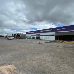 Loja com 480m², no bairro Santa Fé em Caxias do Sul para Alugar