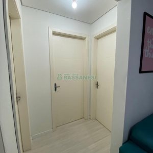 Apto Mobiliado com 56m², 2 dormitórios, 1 vaga, no bairro Pioneiro em Caxias do Sul para Alugar