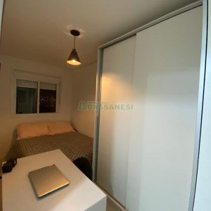 Apto Mobiliado com 56m², 2 dormitórios, 1 vaga, no bairro Pioneiro em Caxias do Sul para Alugar