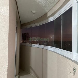 Apto Mobiliado com 56m², 2 dormitórios, 1 vaga, no bairro Pioneiro em Caxias do Sul para Alugar