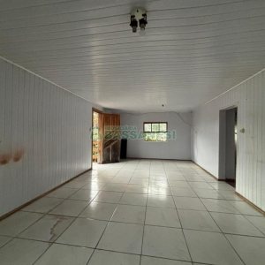 Casa com 62m², 2 dormitórios, no bairro Cidade Industrial em Caxias do Sul para Alugar