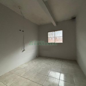 Casa com 62m², 2 dormitórios, no bairro Cidade Industrial em Caxias do Sul para Alugar