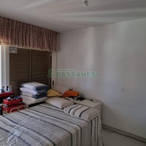 Apartamento com 299m², 3 dormitórios, 2 vagas, no bairro Centro em Caxias do Sul para Comprar