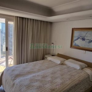 Apartamento com 299m², 3 dormitórios, 2 vagas, no bairro Centro em Caxias do Sul para Comprar