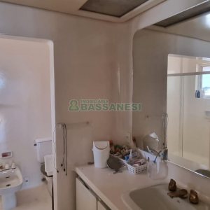 Apartamento com 299m², 3 dormitórios, 2 vagas, no bairro Centro em Caxias do Sul para Comprar