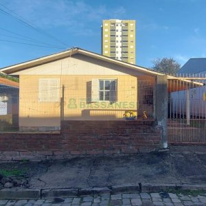 Casa com 70m², no bairro Santa Lúcia em Caxias do Sul para Comprar