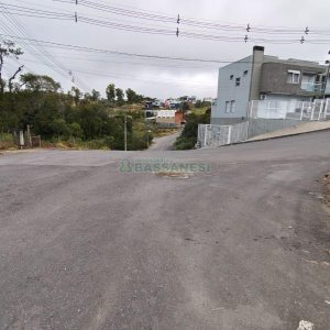 Terreno com 562m², no bairro São Virgílio em Caxias do Sul para Comprar