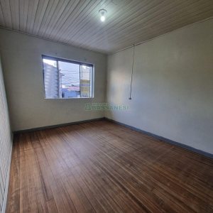 Casa com 81m², 3 dormitórios, no bairro Exposição em Caxias do Sul para Alugar