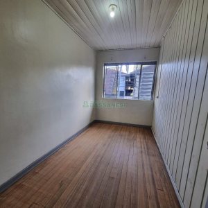 Casa com 81m², 3 dormitórios, no bairro Exposição em Caxias do Sul para Alugar